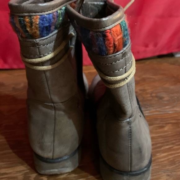 Funky Multicoloured boots - Picture 3 of 3